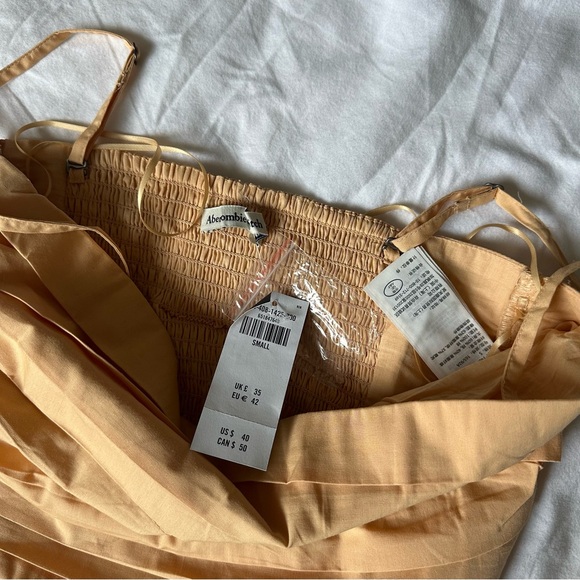 Abercrombie and Fitch strapless poplin top small - Picture 2 of 4